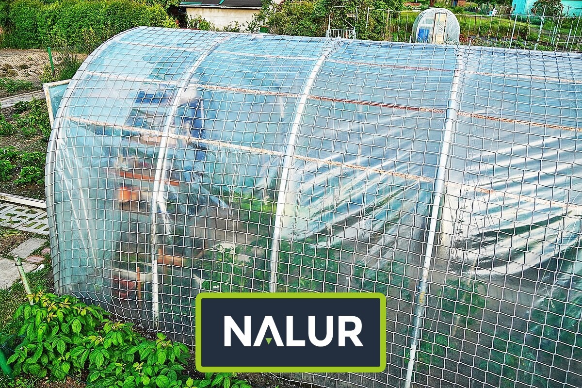   Nalur - Ochronne przykrycie na tunel uprawny zapewniające ochronę przed wiatrem 