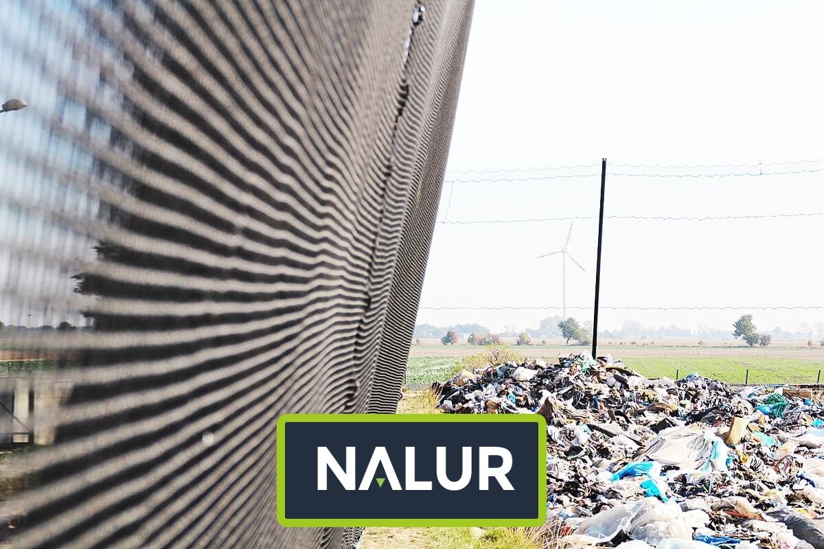   Nalur - Magazyn: półki z siatki do składowania   Nowy sposób przechowywania: podwieszane siatki w halach i magazynach. 