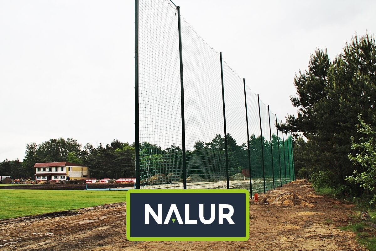 Zabezpieczająca siatka i piłkochwyty na murawę futbolową Nalur - Zabezpieczająca siatka i piłkochwyty na murawę futbolową