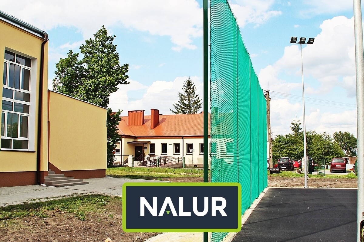   Nalur - Piłkochwyt 4m - Siatkowy system zabezpieczający o wysokości 4m z grubej siatki o oczkach 10x10cm 