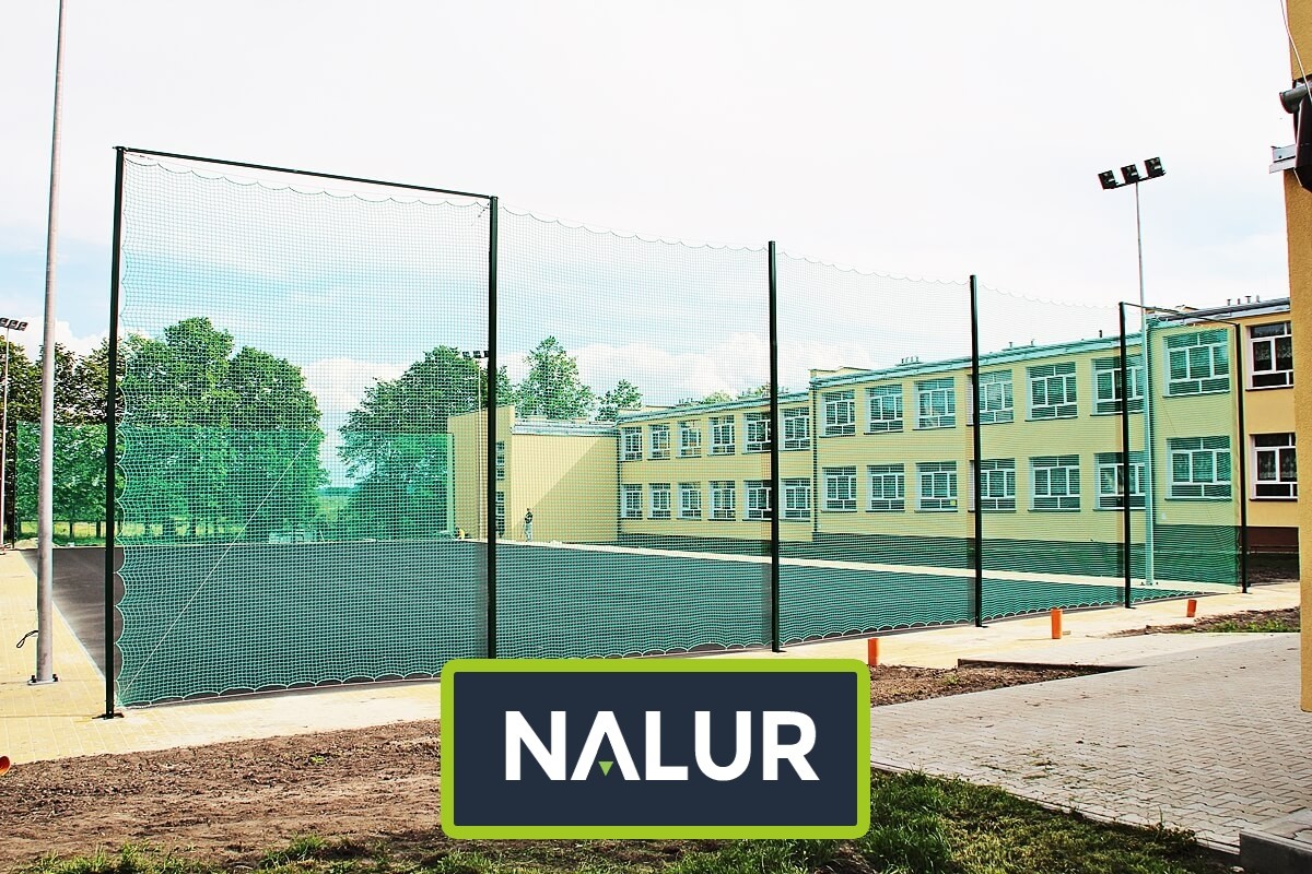   Nalur - Piłkochwyt 5m - Słupki z siatką 10x10cm o grubości 4mm i wysokości 5m 