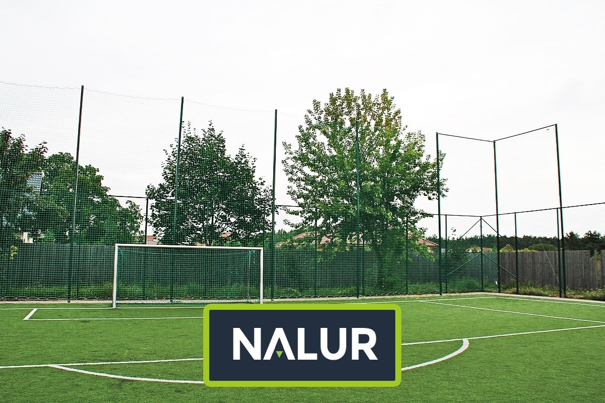   Nalur - Piłkochwyt 5m - Słupki z siatką 10x10cm o grubości 4mm i wysokości 5m 