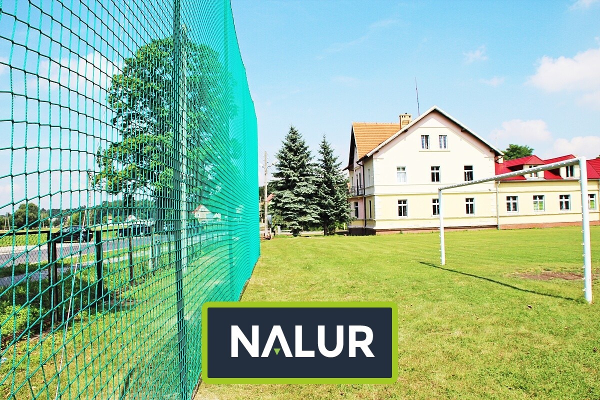 Idealna siatka oczkowa 3mm PP o rozmiarach 4,5x4,5m do montażu piłkochwytów Nalur - Idealna siatka oczkowa 3mm PP o rozmiarach 4,5x4,5m do montażu piłkochwytów