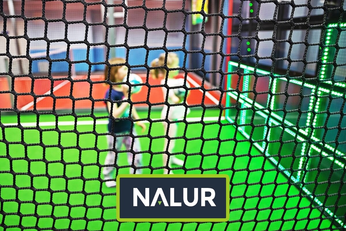 Siatki na sufit do hali sportowej Zabezpieczenie siatką sufitu w halach sportowych Nalur - Siatki na sufit do hali sportowej Zabezpieczenie siatką sufitu w halach sportowych