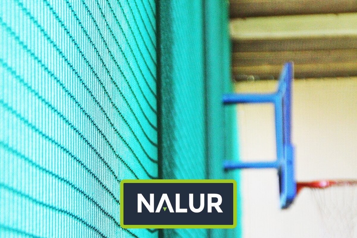 Siatki zapobiegające upadkom przedmiotów z sufitu w hali sportowej Nalur - Siatki zapobiegające upadkom przedmiotów z sufitu w hali sportowej