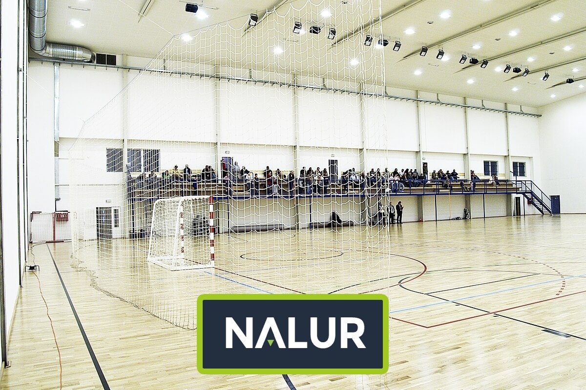 Siatkowe zabezpieczenie sportowe do montażu na suficie Nalur - Siatkowe zabezpieczenie sportowe do montażu na suficie