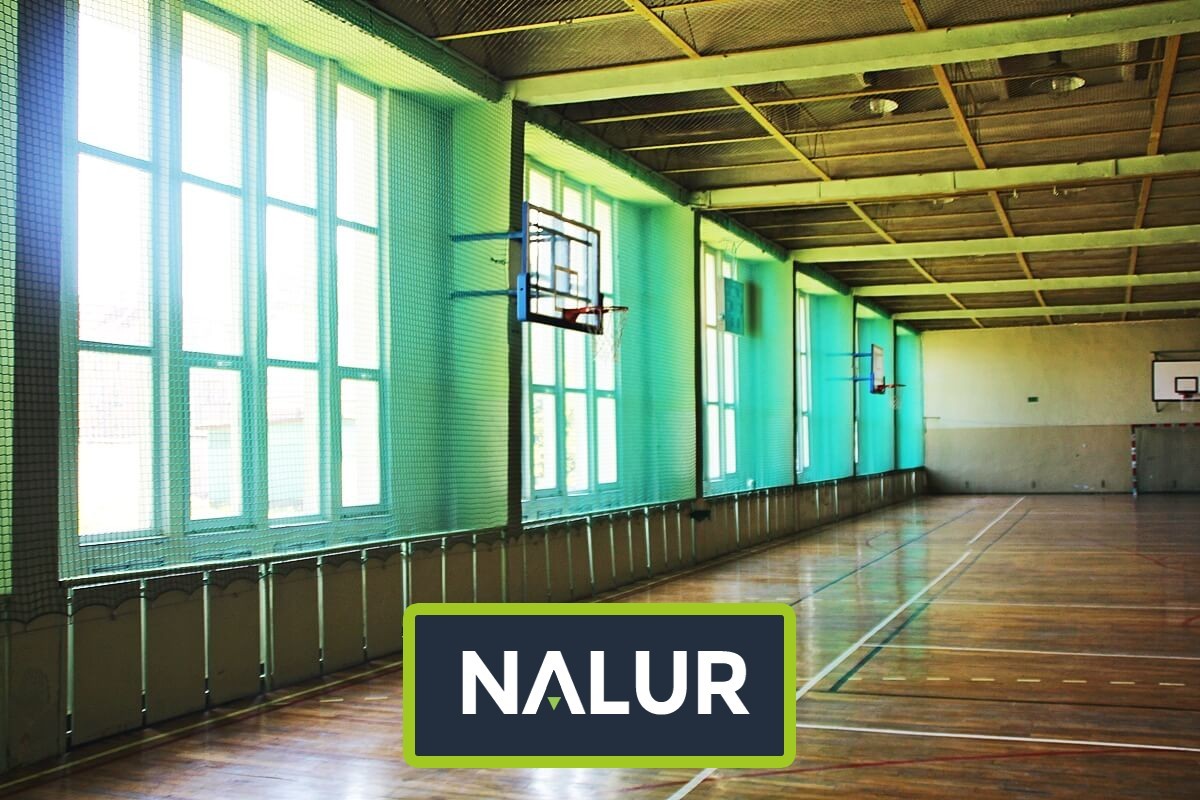   Nalur - Siatka na hale sportową   Zabezpieczenie siatką hali sportowej 