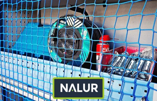   Nalur - Idealna siatkowa bariera dla bezpiecznego transportu w samochodzie 