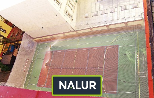   Nalur - Ogrodzenie boiska 5m wys. z słupami i siatką 8x8cm o grubości 5mm 