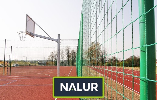Siatkowe ogrodzenie boiskowe o wysokości 4m, z wytrzymałymi słupami i siatką o wymiarach 10x10cm oraz grubości 5mm Nalur - Siatkowe ogrodzenie boiskowe o wysokości 4m, z wytrzymałymi słupami i siatką o wymiarach 10x10cm oraz grubości 5mm