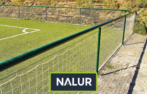   Nalur - Ogrodzenie boiska 4m wys. z słupami i siatką 10x10cm o grubości 6mm 