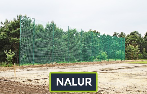   Nalur - Piłkochwyty 5m wys. z słupami i siatką 10x10cm o grubości 4mm Wysokość piłkochwytów 5m 