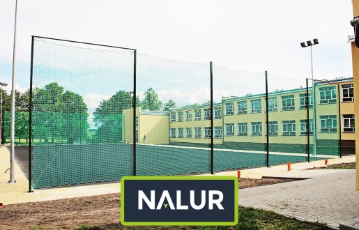   Nalur - Piłkochwyt 5m - Słupki z siatką 10x10cm o grubości 4mm i wysokości 5m 