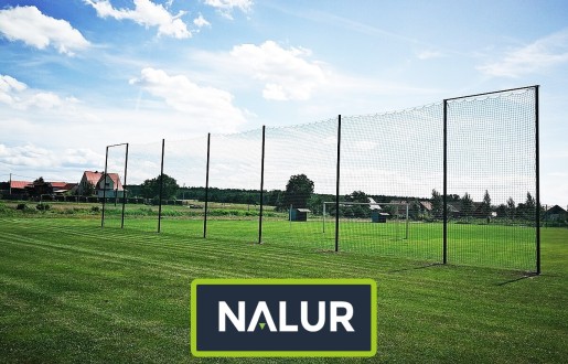   Nalur - Piłkochwyty 6m wys. z słupami i siatką 4,5x4,5cm o grubości 3mm Wysokość piłkochwytów 6m 