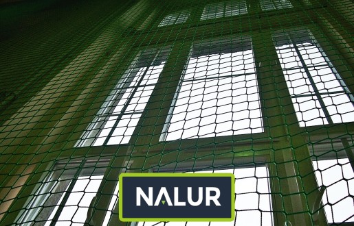 Siatki zabezpieczające przed upadkiem przedmiotów z sufitu w hali sportowej Nalur - Siatki zabezpieczające przed upadkiem przedmiotów z sufitu w hali sportowej