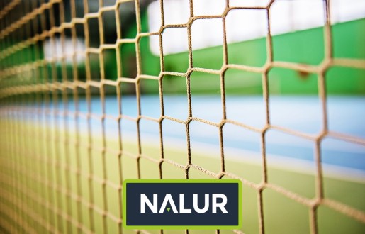 Siatki zabezpieczające przed upadkiem przedmiotów z sufitu w hali sportowej Nalur - Siatki zabezpieczające przed upadkiem przedmiotów z sufitu w hali sportowej